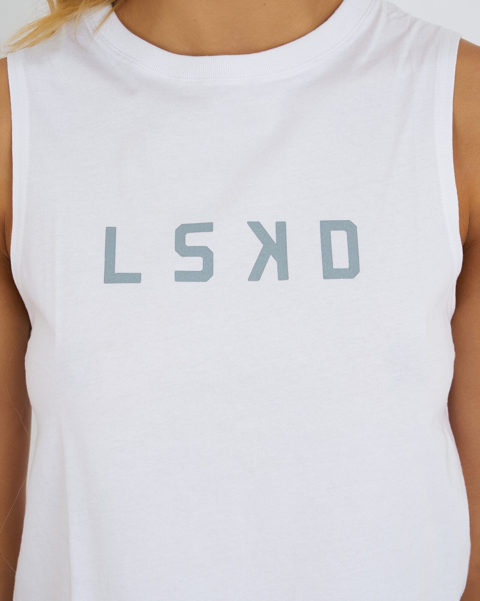 Model wearing Structure Tank - White-Quarry