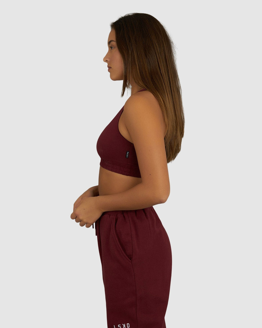 Model wearing Fast Crop - Pinot