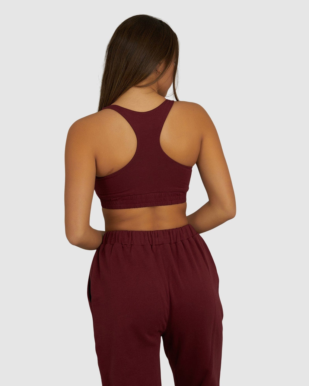 Model wearing Fast Crop - Pinot