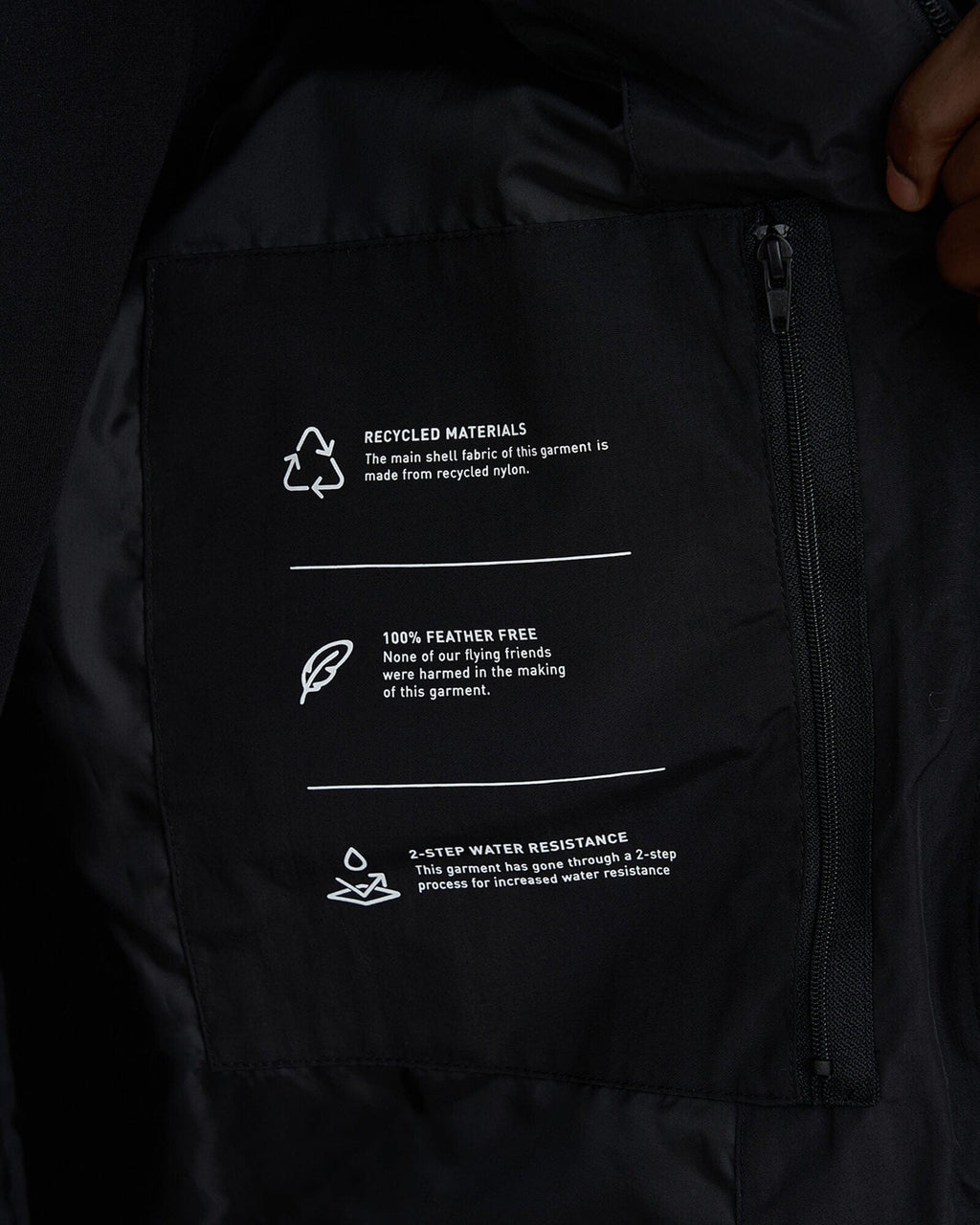 Model wearing Roasted Puffer Jacket Oversize 21  - Black