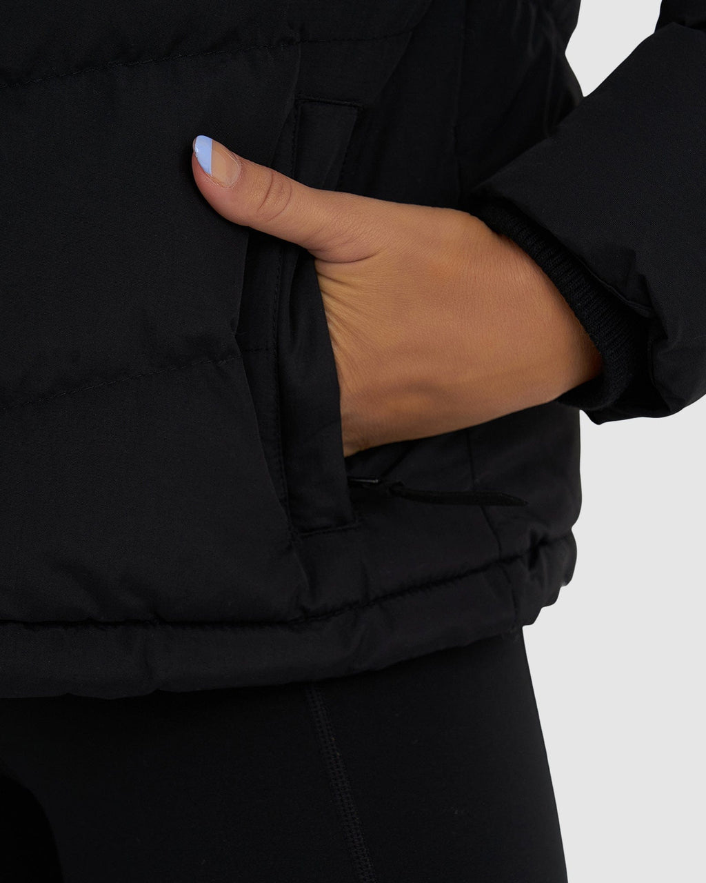 Model wearing Roasted Puffer Jacket 21 - Black