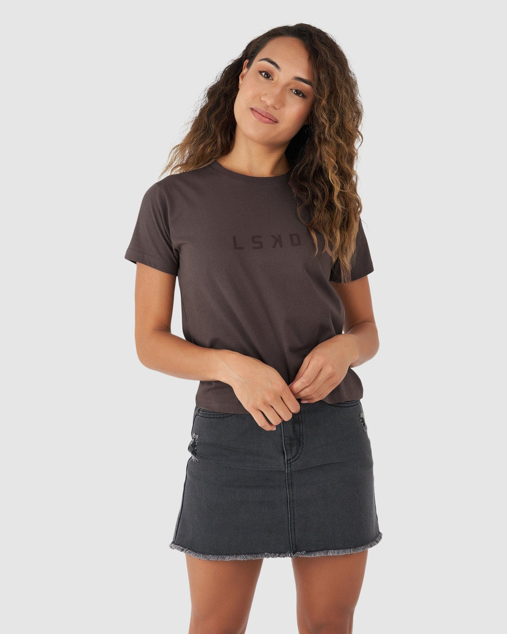 Model wearing Structure Tee - Peppercorn