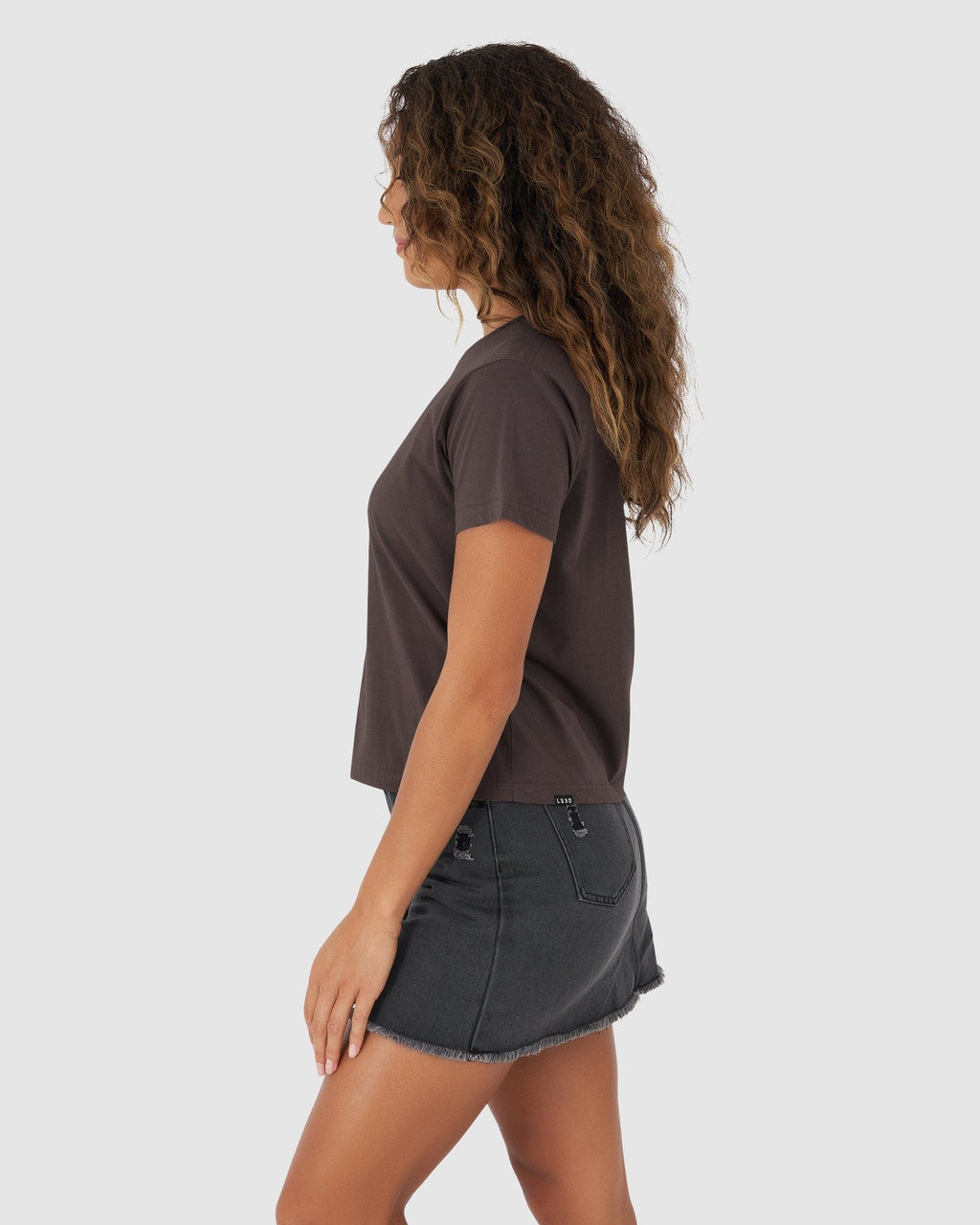 Model wearing Structure Tee - Peppercorn