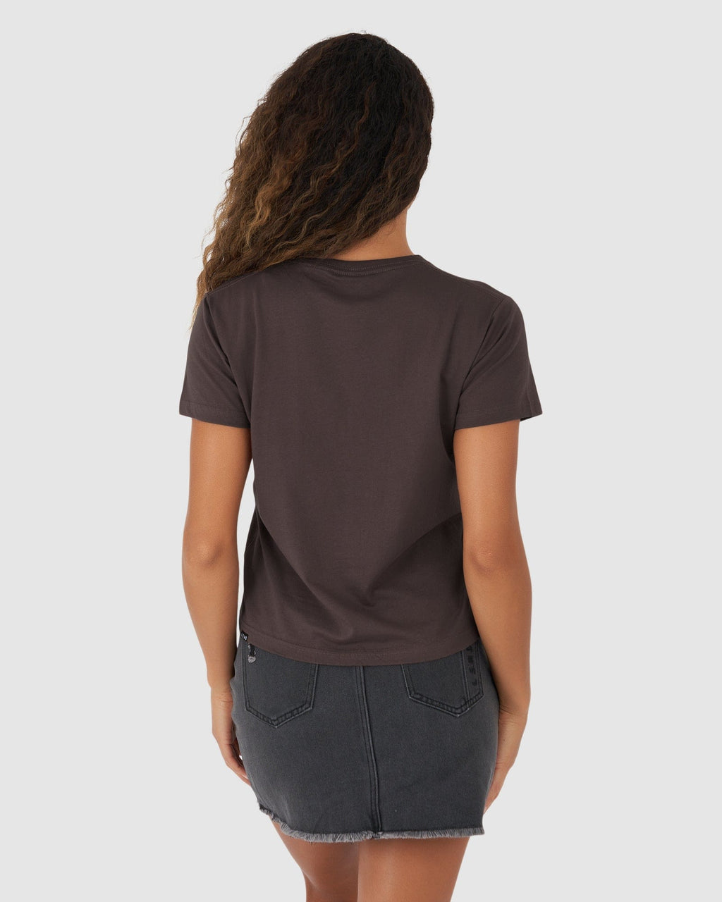 Model wearing Structure Tee - Peppercorn