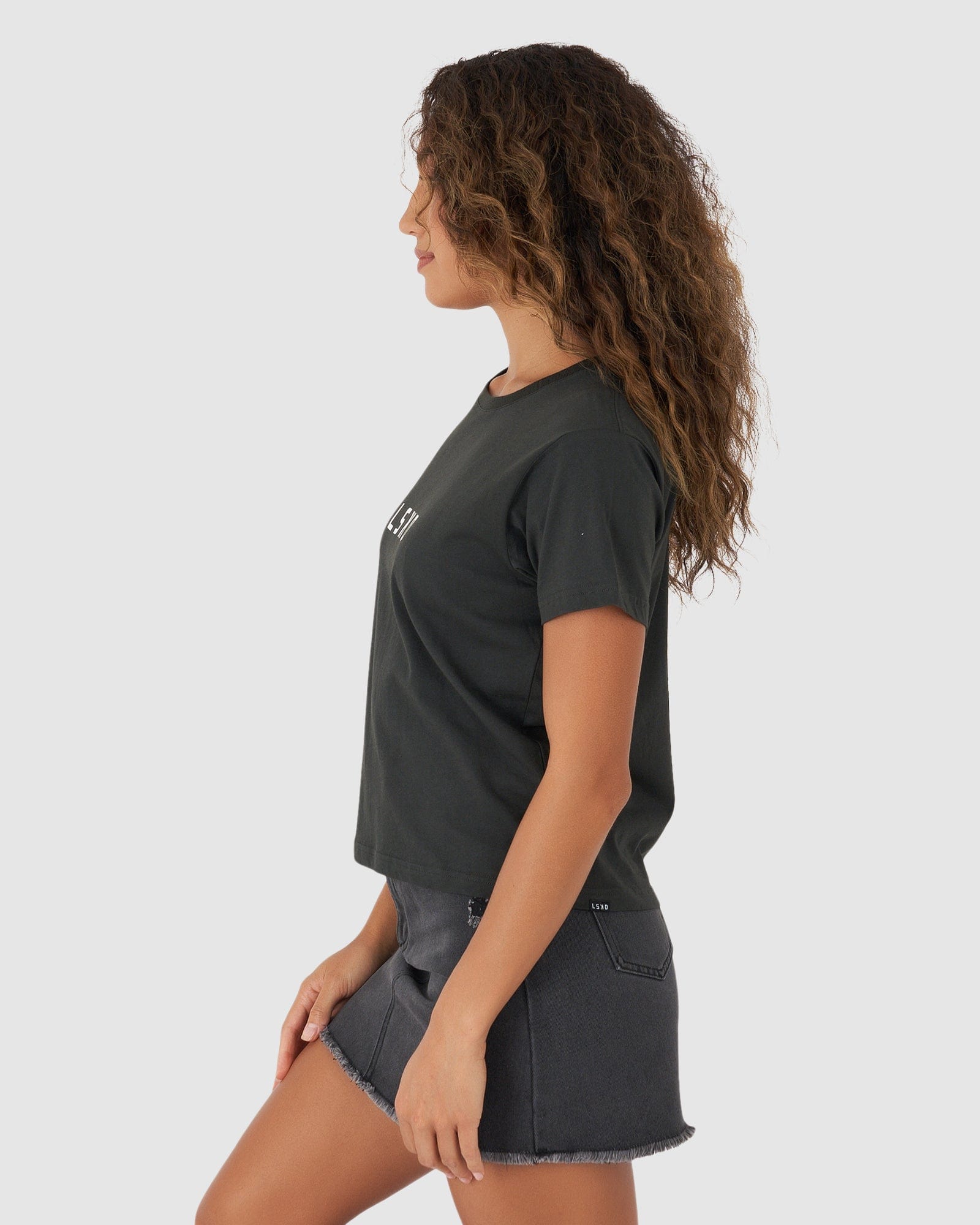 Model wearing Structure Tee - Pirate Black