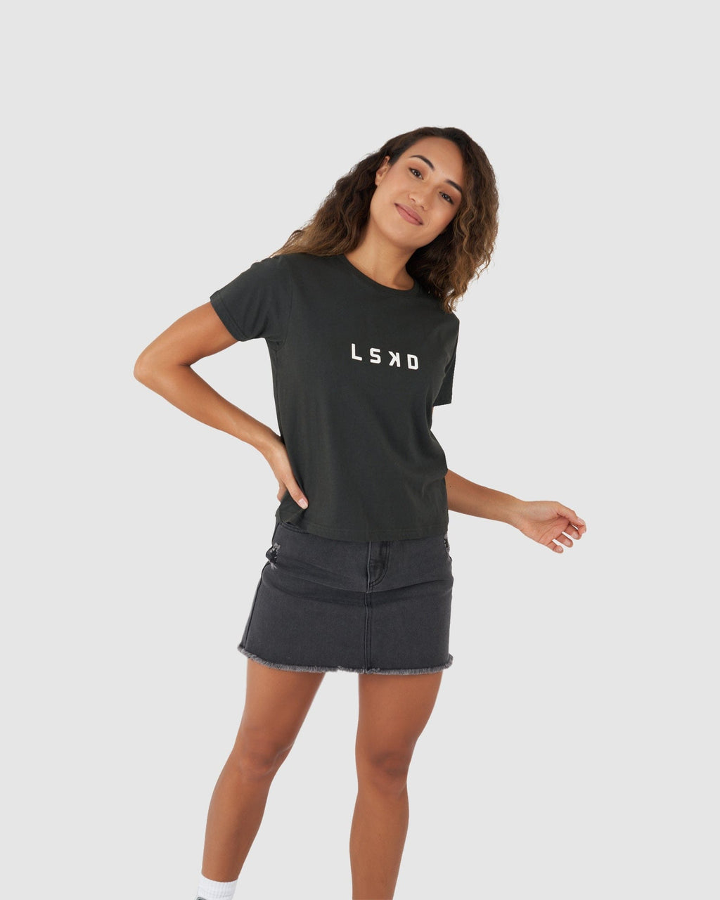 Model wearing Structure Tee - Pirate Black