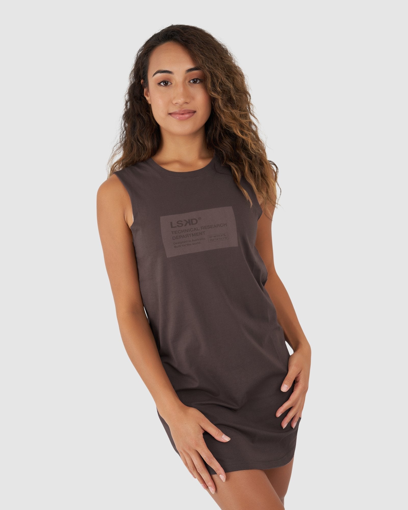 Model wearing Pump Tank Dress - Peppercorn