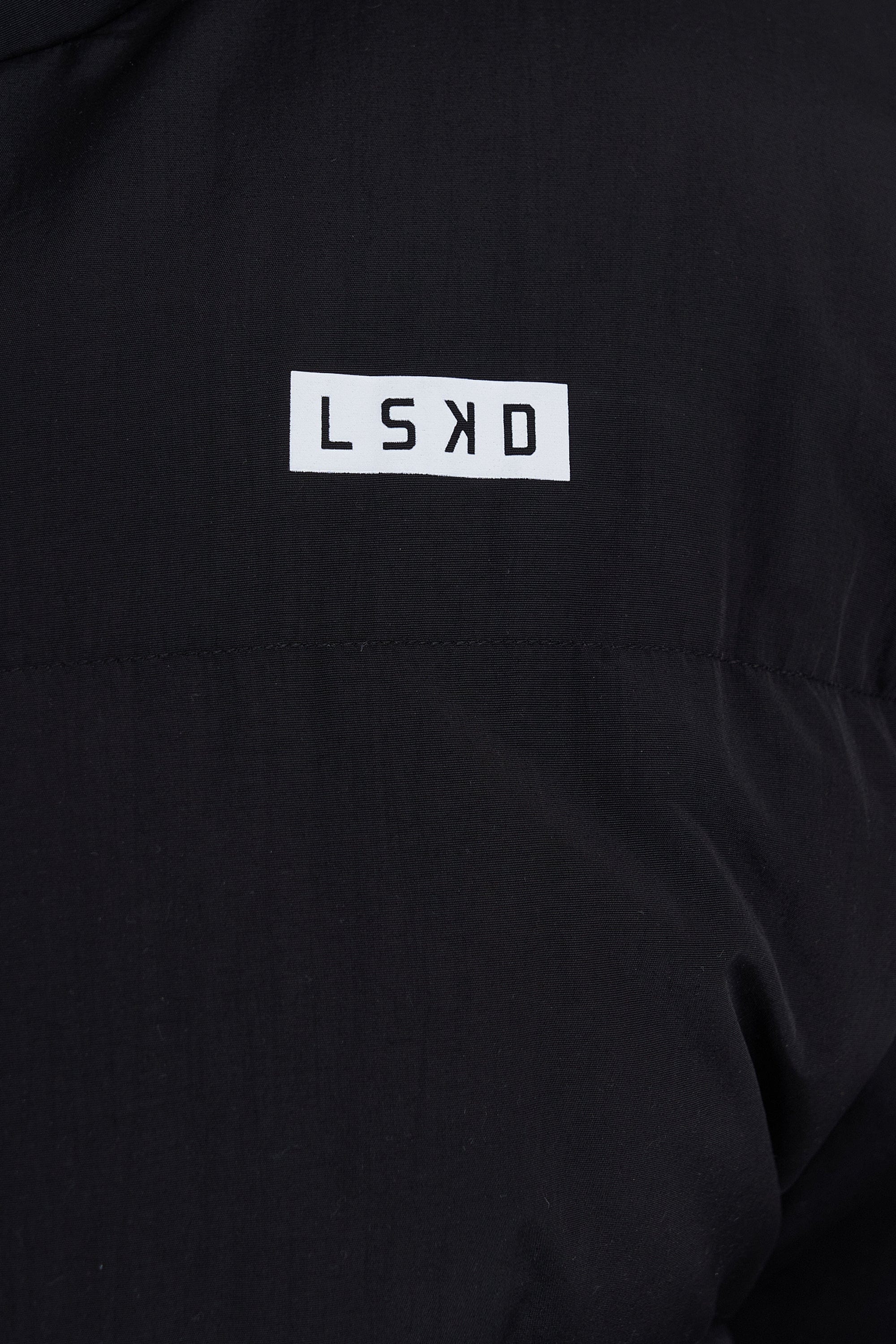 Model wearing Eva Puffer Jacket Oversize - Black