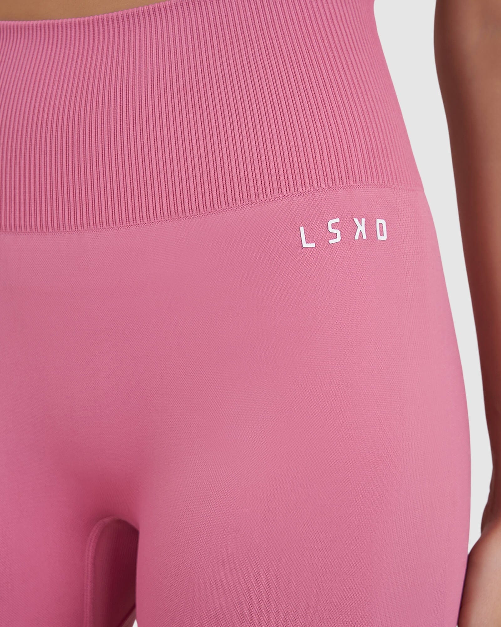 Model wearing Limitless Seamless Full Length Tight - Bubblegum