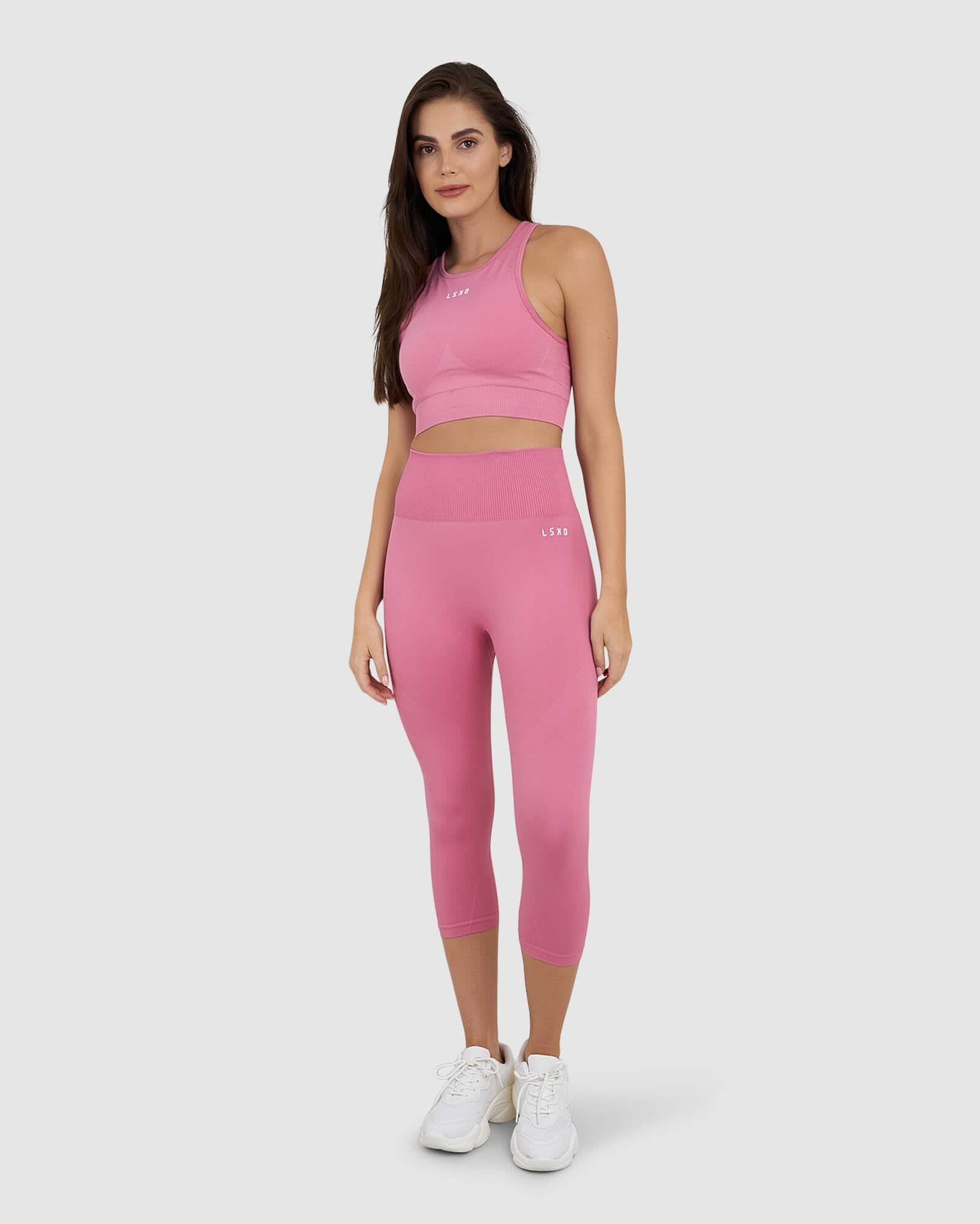 Model wearing Limitless Seamless 3/4 Length Tight - Bubblegum