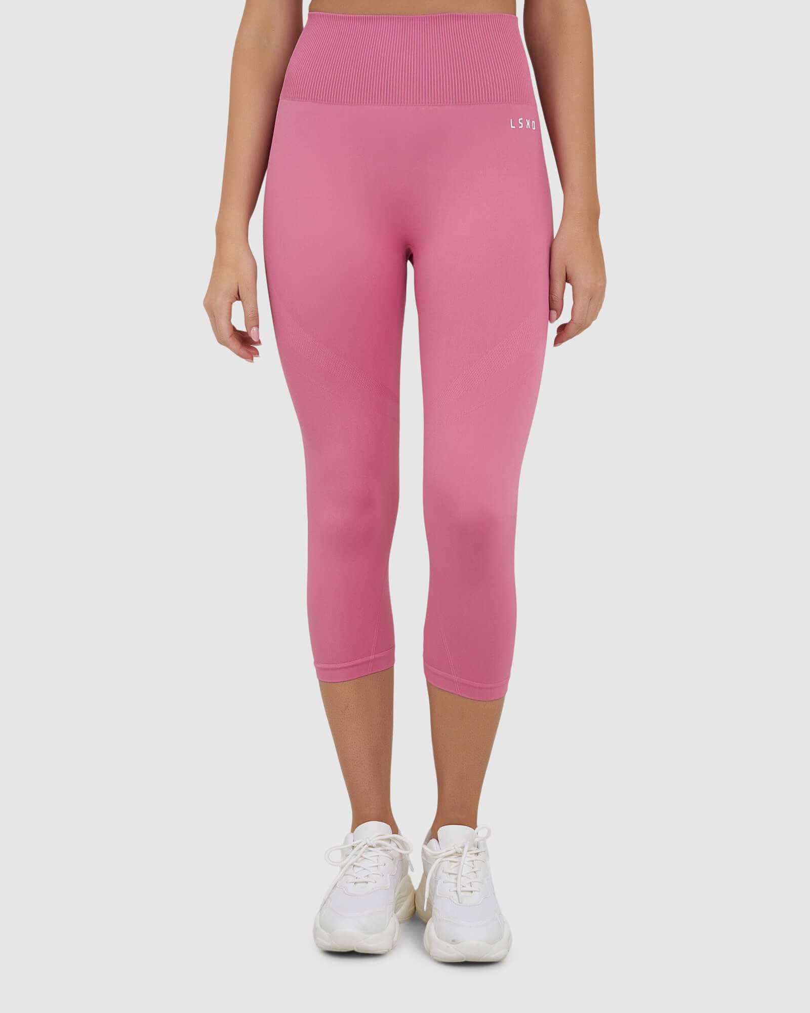 Model wearing Limitless Seamless 3/4 Length Tight - Bubblegum