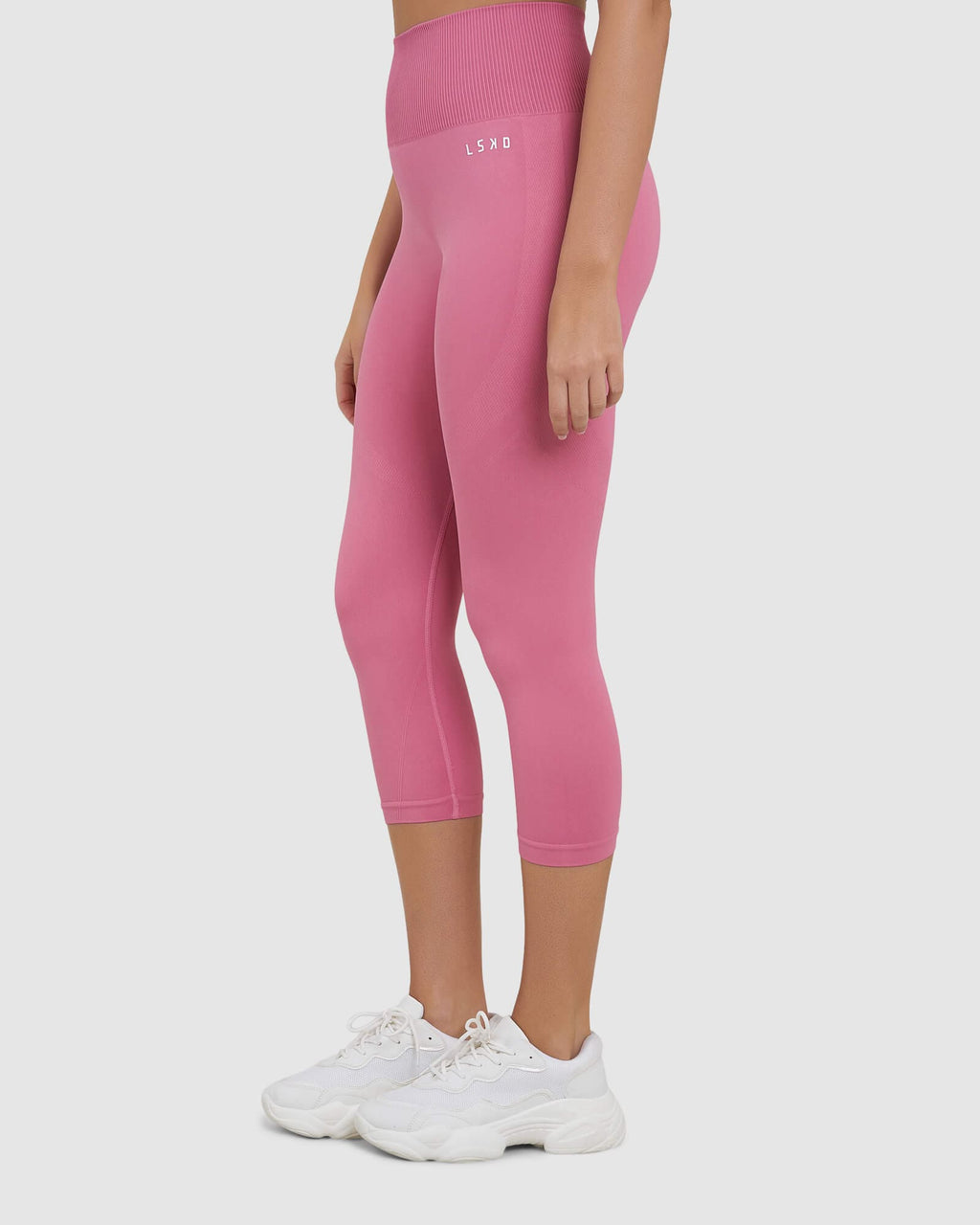 Model wearing Limitless Seamless 3/4 Length Tight - Bubblegum