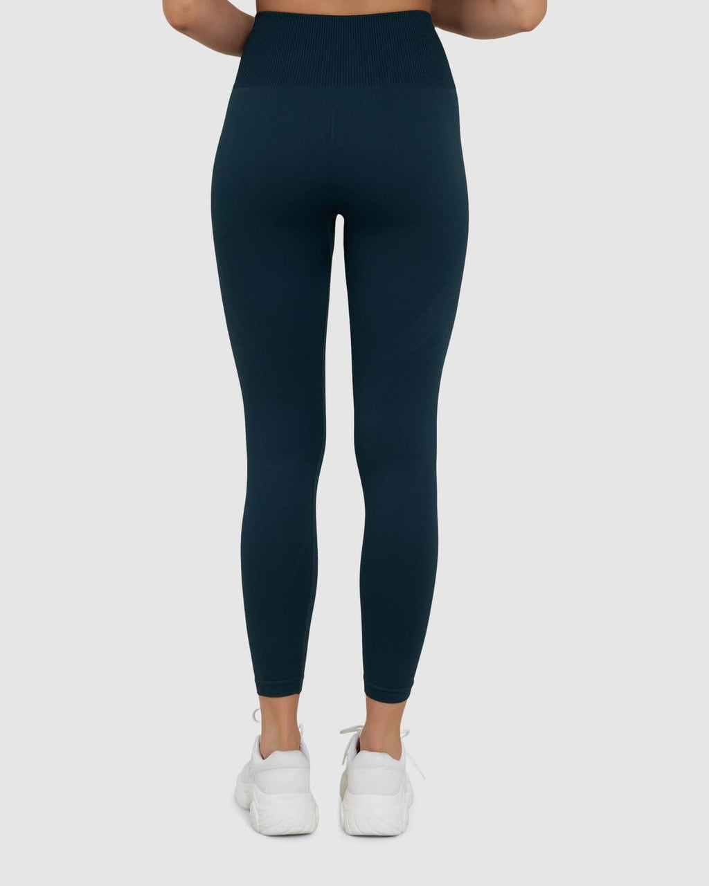 Model wearing Limitless Seamless 7/8 Length Tight - Deep Teal