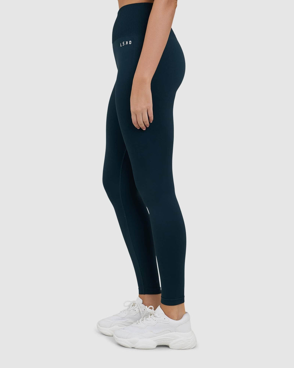 Model wearing Limitless Seamless Full Length Tight - Deep Teal