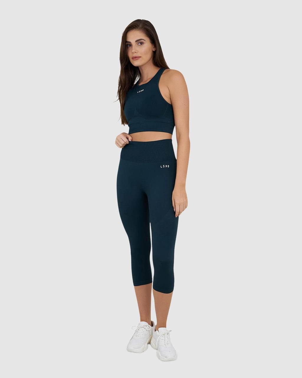 Model wearing Limitless Seamless 3/4 Length Tight - Deep Teal