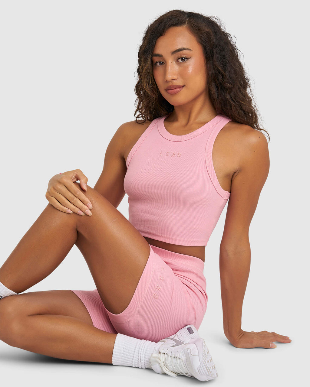 Model wearing Signs Ribbed Short - Sweet Pink