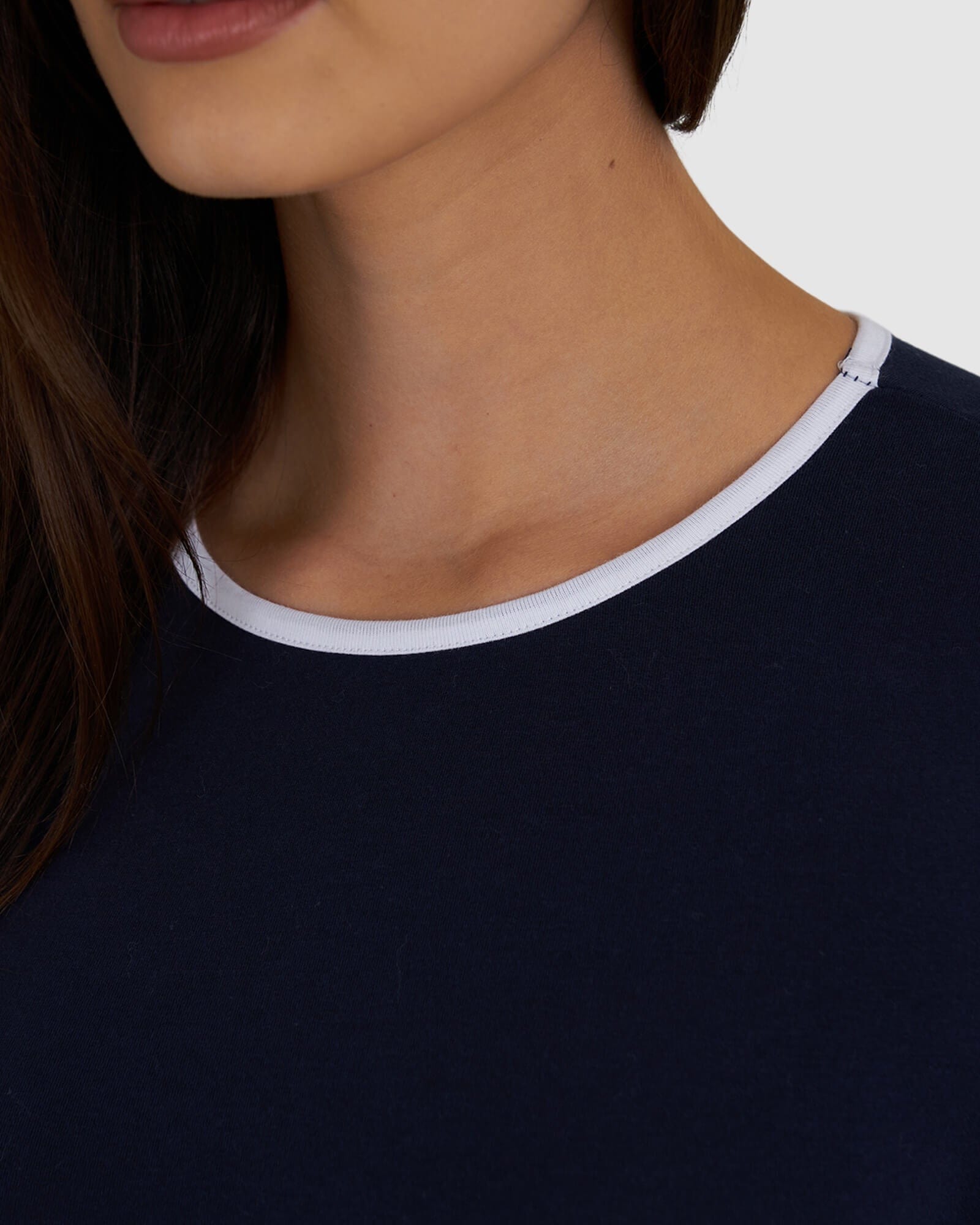 Model wearing Challenge Lounge LS Top - Navy