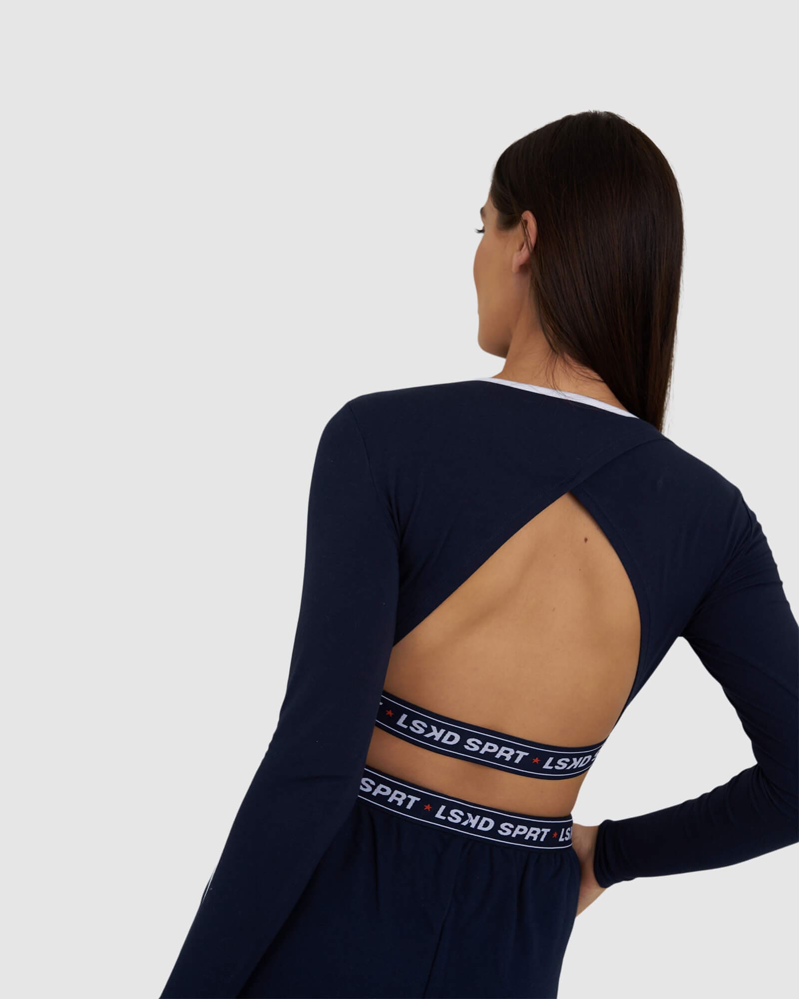 Model wearing Challenge Lounge LS Top - Navy