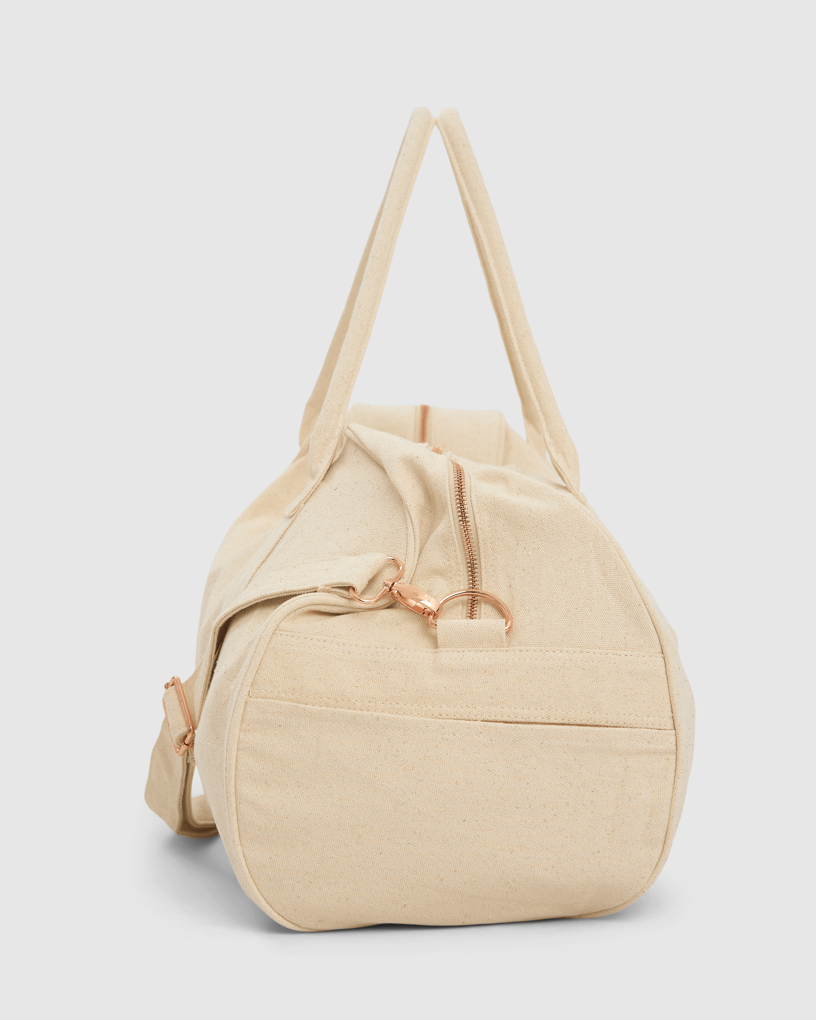 Model wearing Daily Duffle - Natural