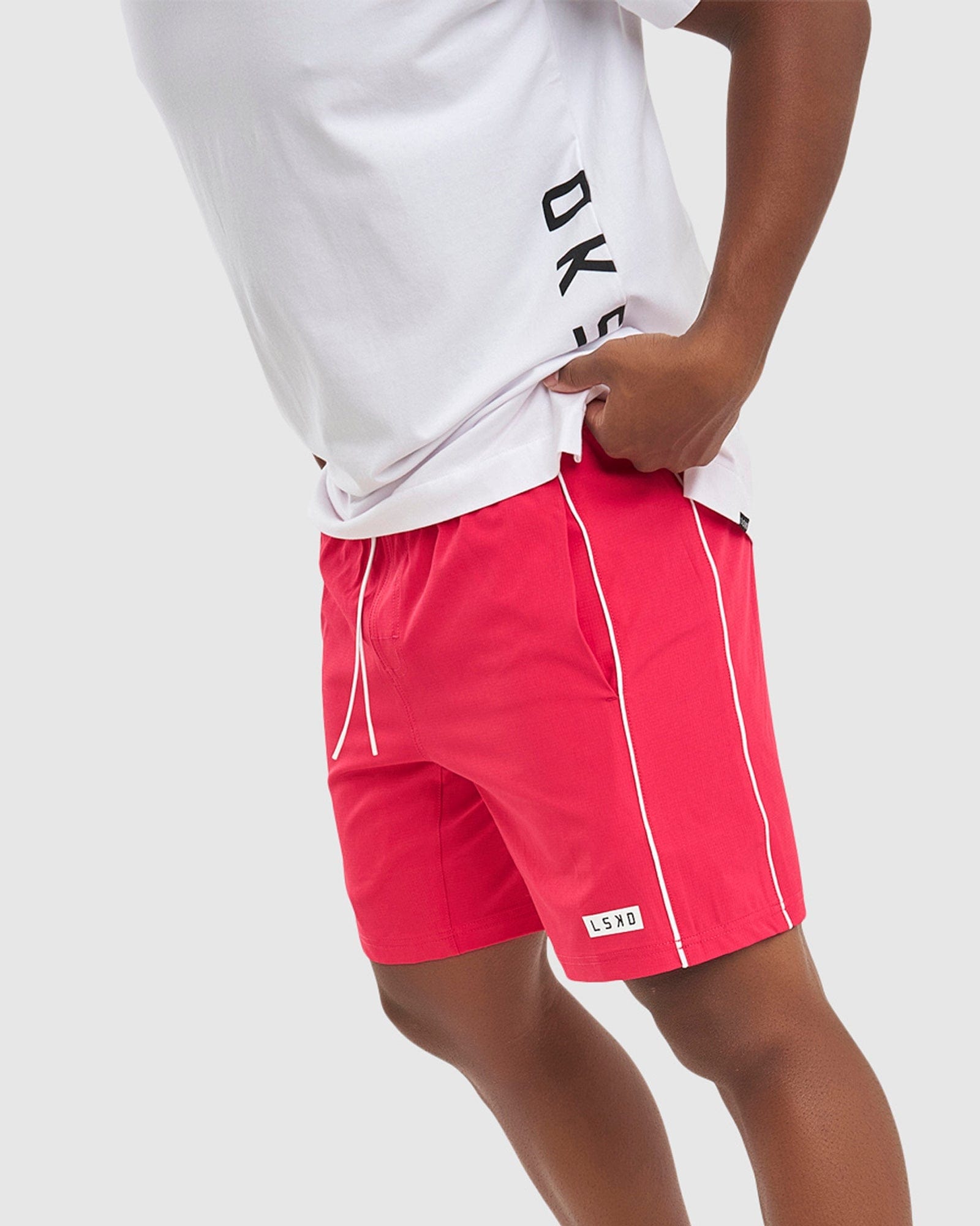 Model wearing Pipeline 7" Short - Boysenberry