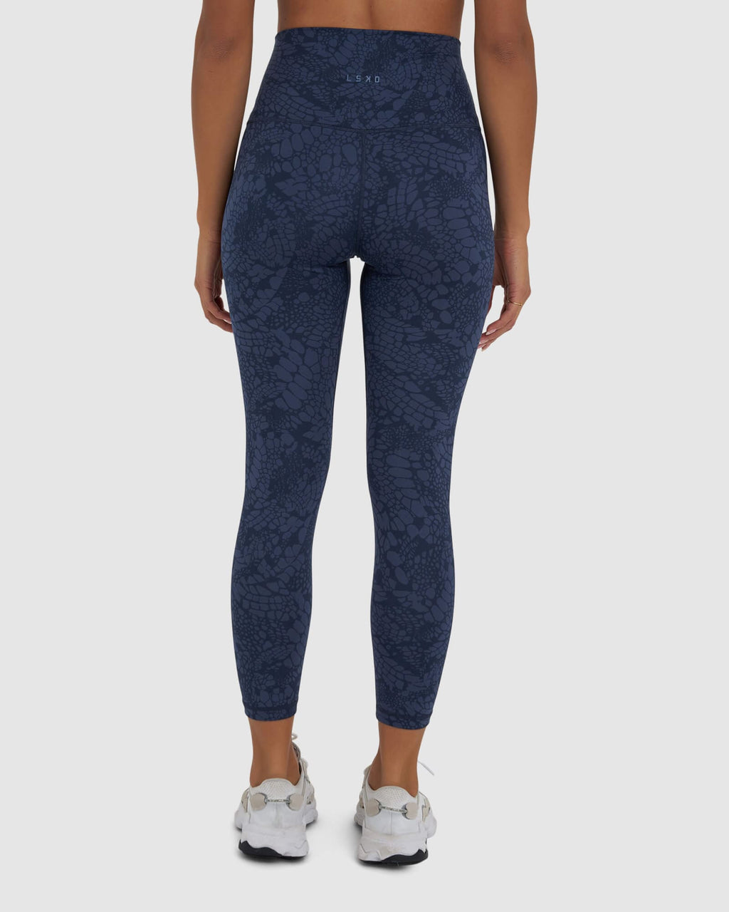 Model wearing Base 7/8 Length Tight - Navy Mamba