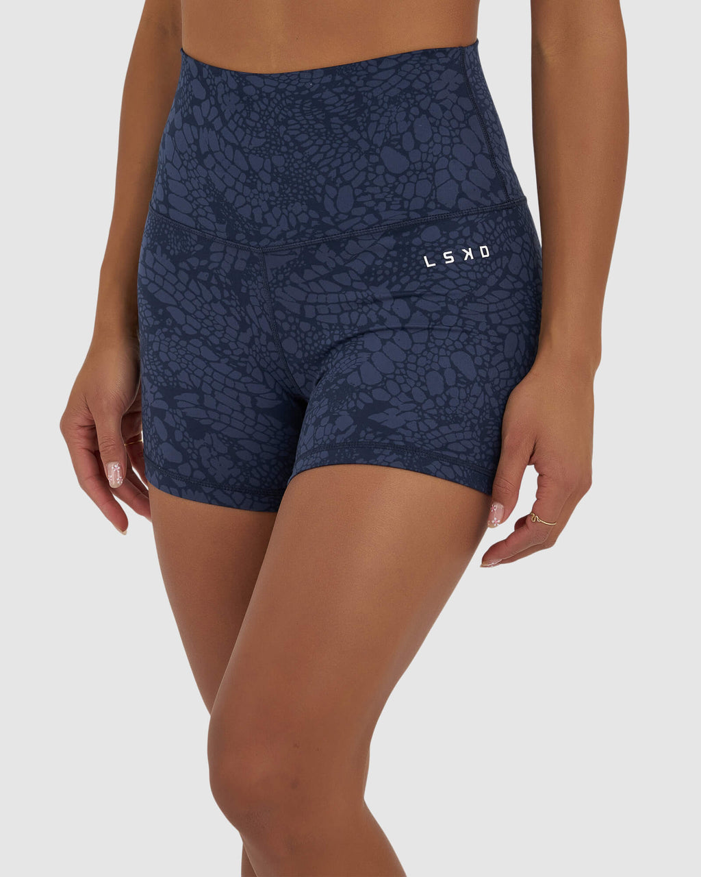 Model wearing Base X-Short Tight - Navy Mamba