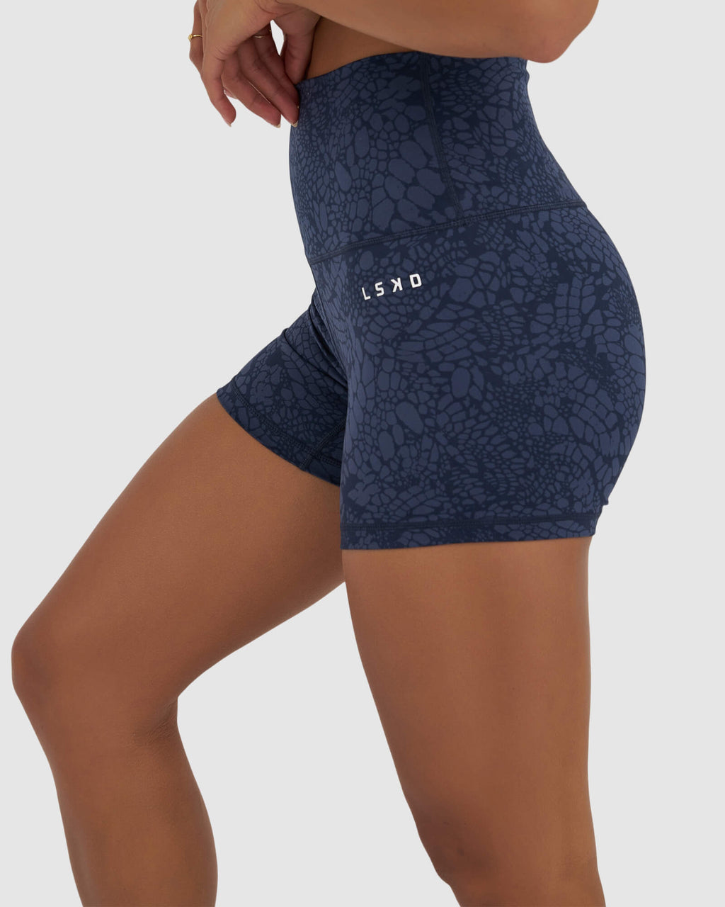 Model wearing Base X-Short Tight - Navy Mamba