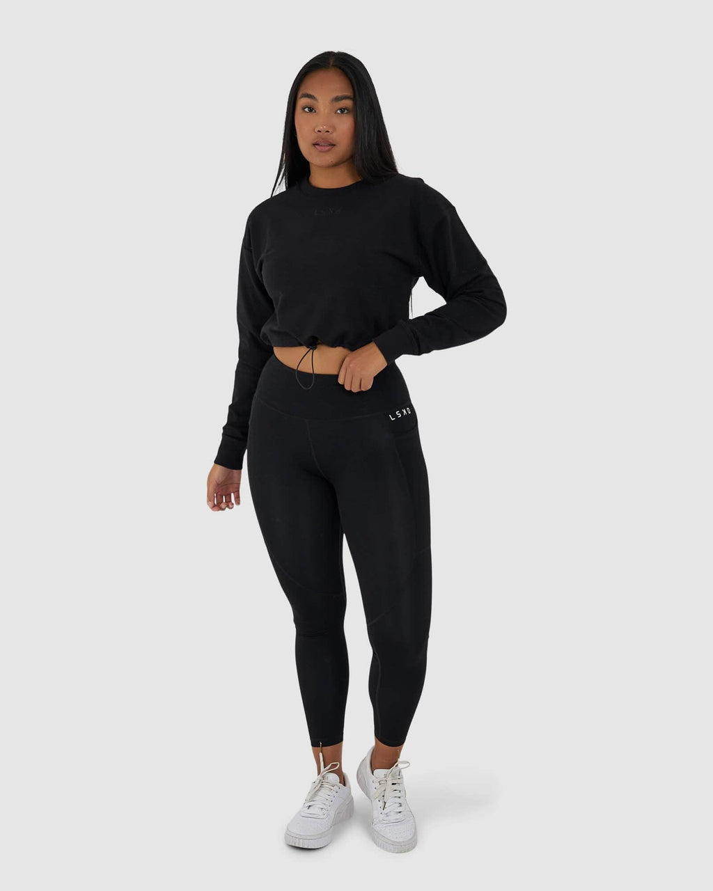 Model wearing Field LS Pull Top - Black