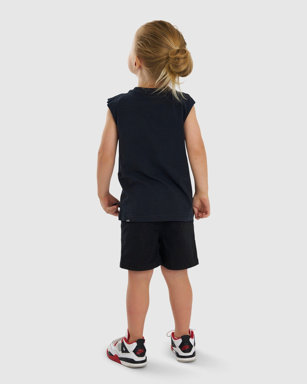 Model wearing Expand Tank (00-8) - Carbon