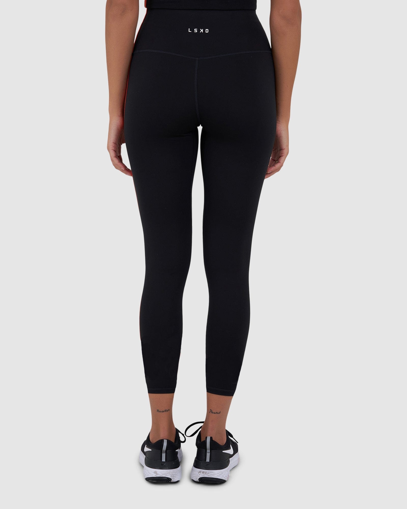 Model wearing Fitstop Base 7/8 Tight - Black