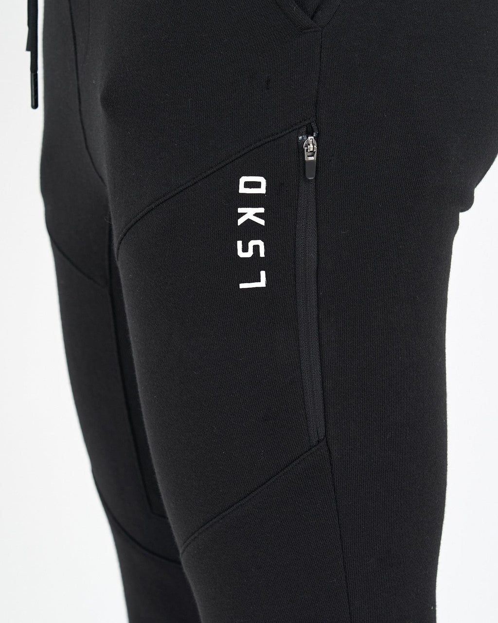 Model wearing Unisex Rep Jogger - Black