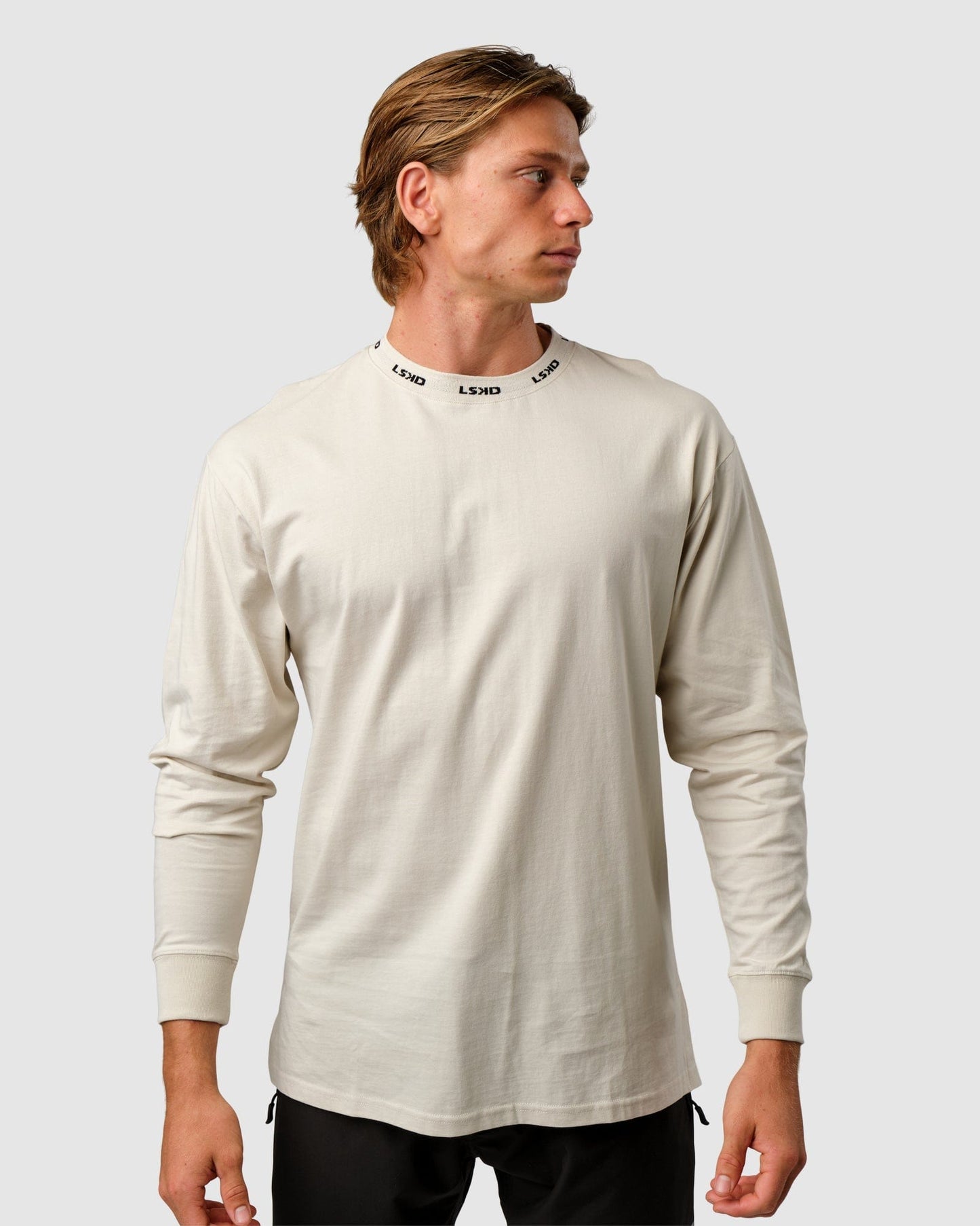 Model wearing Laps LS Tee Oversize - Bone