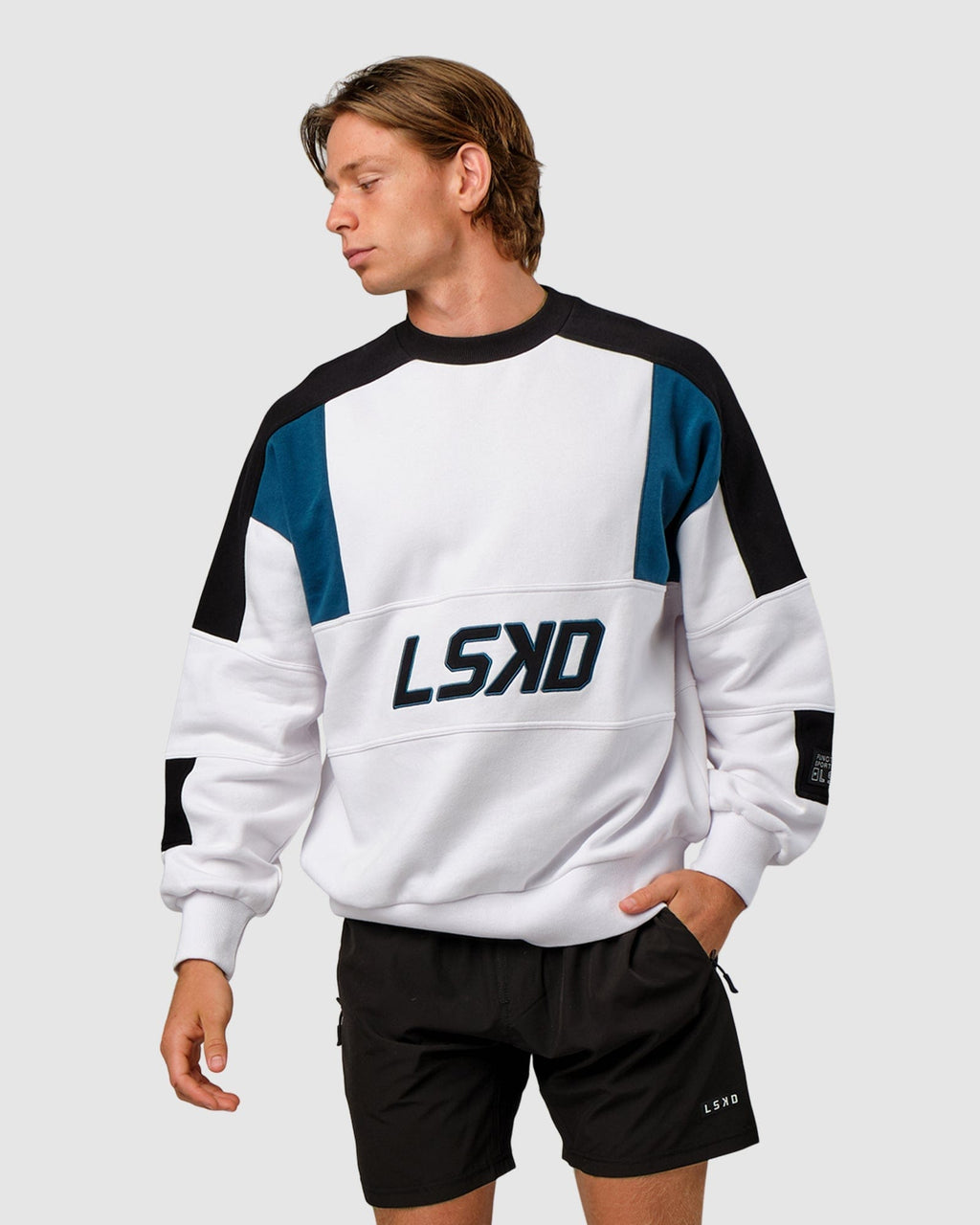 Model wearing Slam Sweater Oversize - White-Atlantic