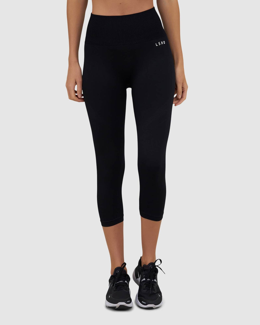 Model wearing Limitless Seamless 3/4 Length Tight - Black