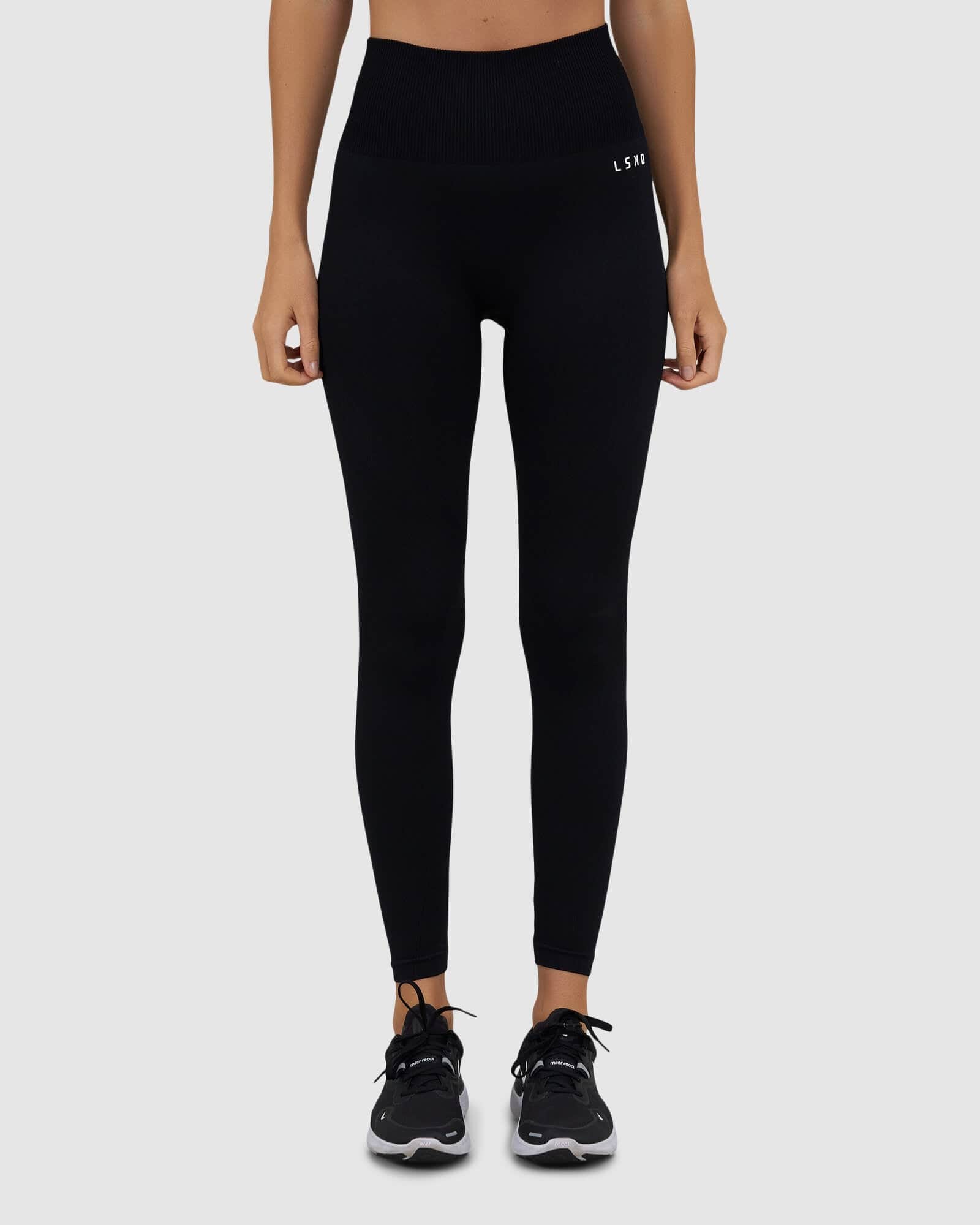 Model wearing Limitless Seamless 7/8 Length Tight - Black