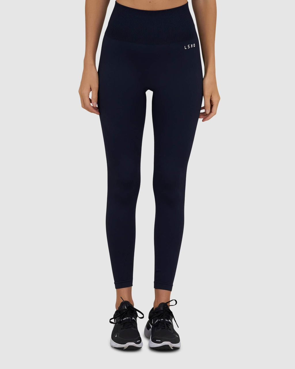 Model wearing Limitless Seamless 7/8 Length Tight - Navy
