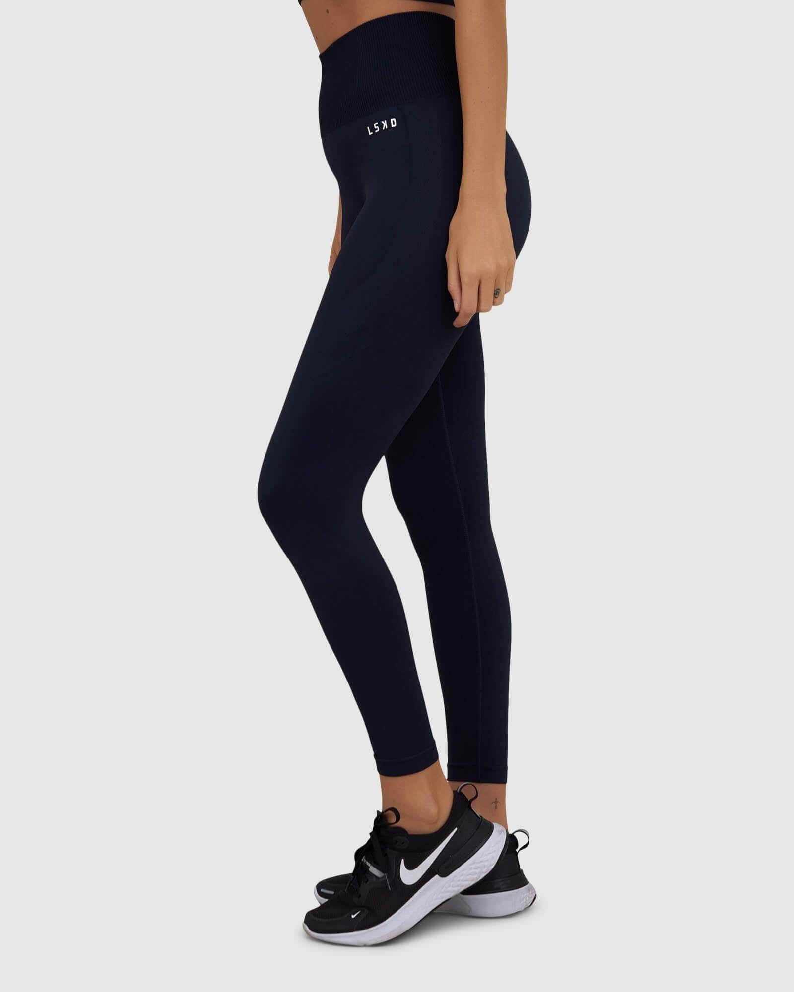 Model wearing Limitless Seamless 7/8 Length Tight - Navy
