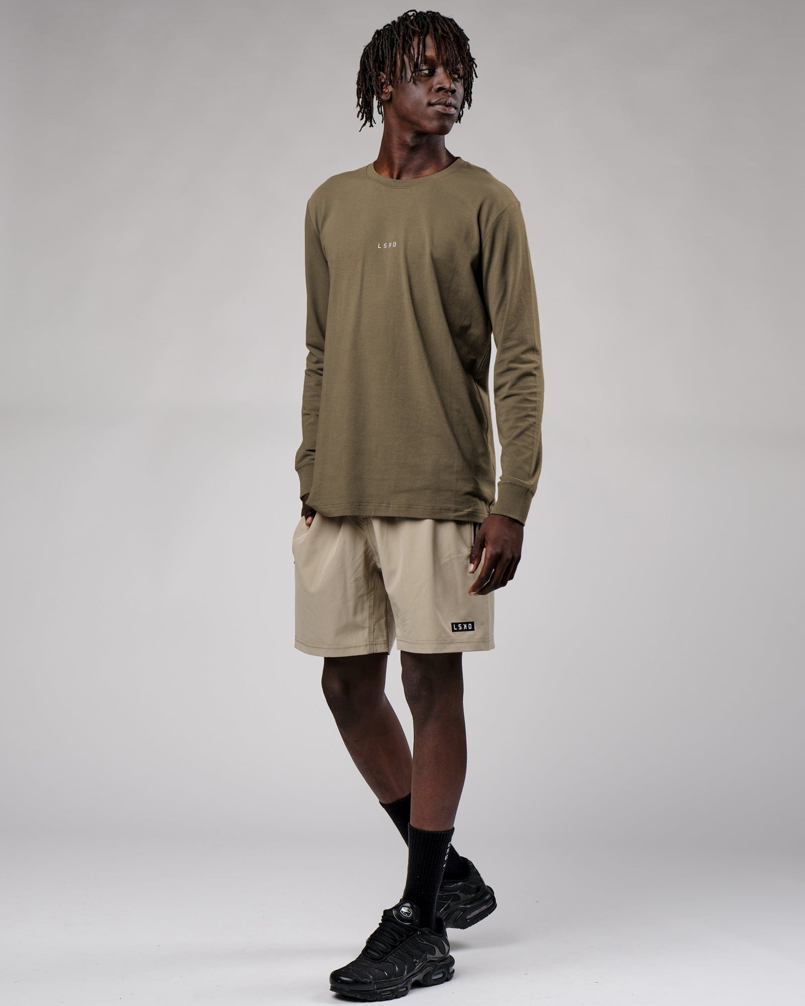 Model wearing Base LS Tee - Walnut Grey