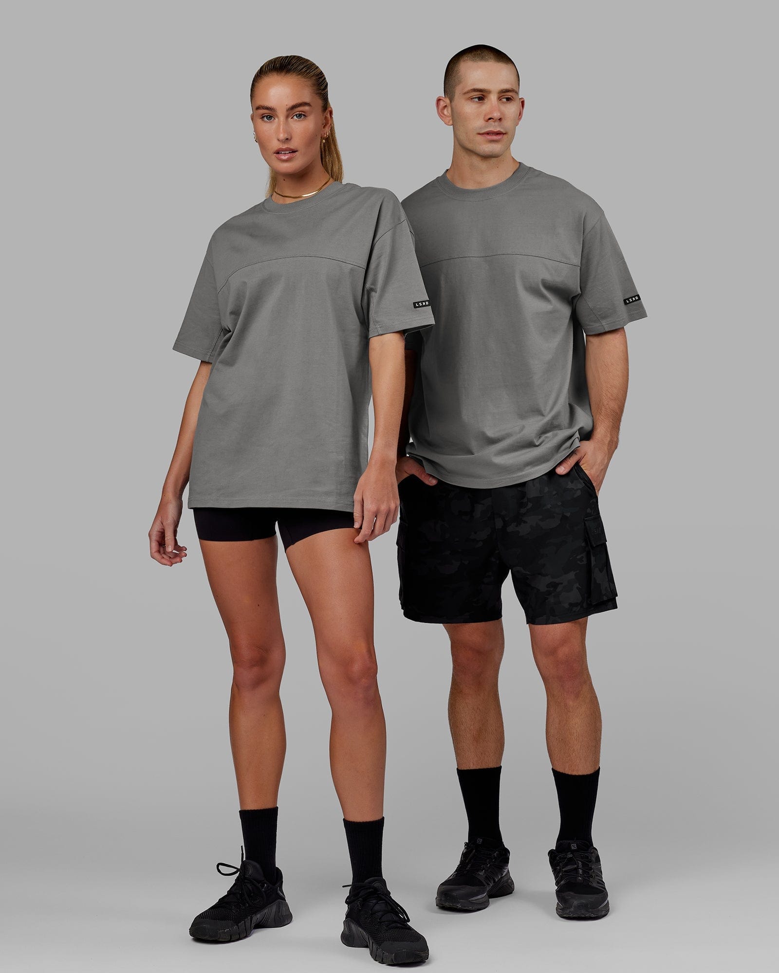 Model wearing Unisex Lab Heavyweight Tee Oversize - Graphite
