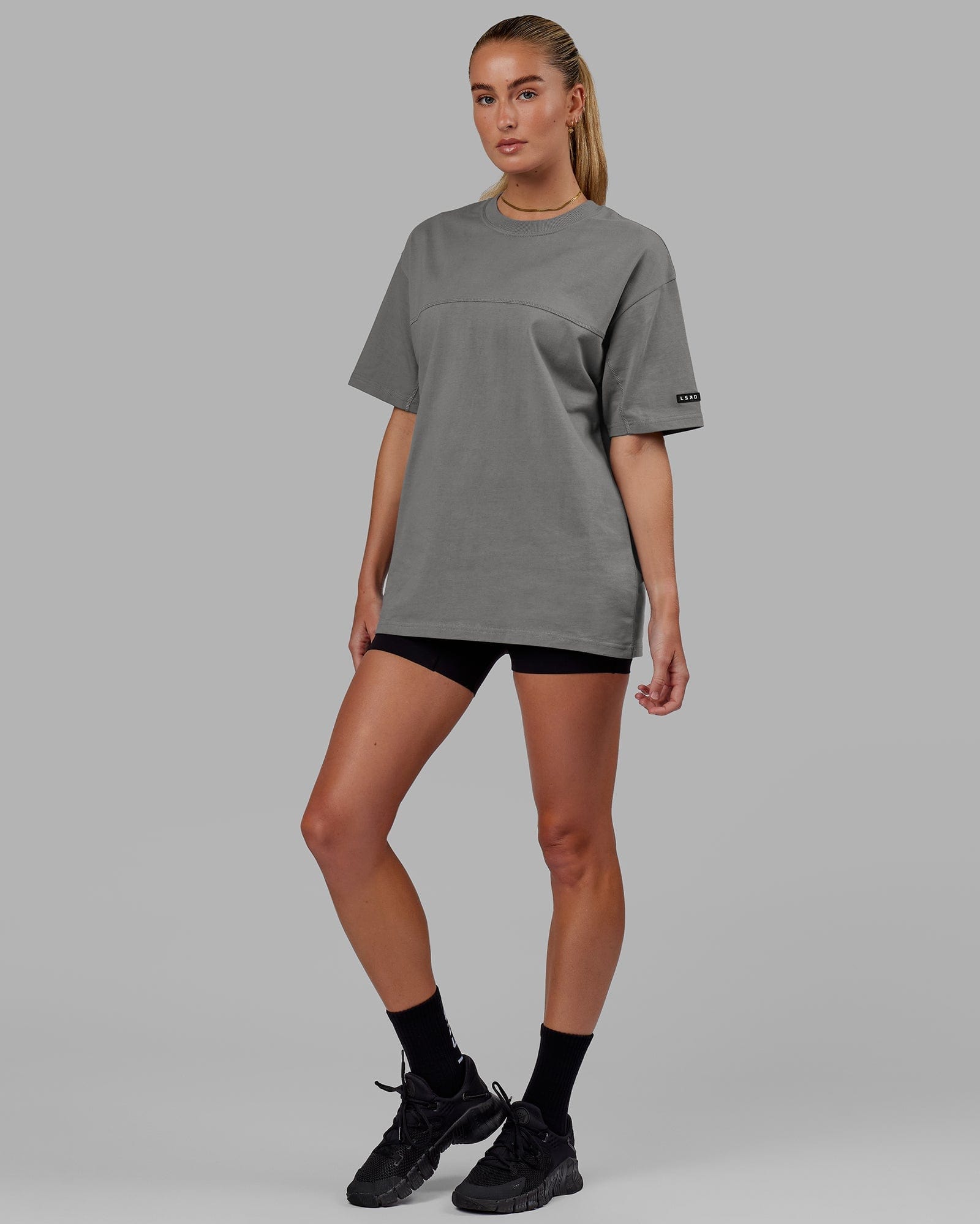 Model wearing Unisex Lab Heavyweight Tee Oversize - Graphite