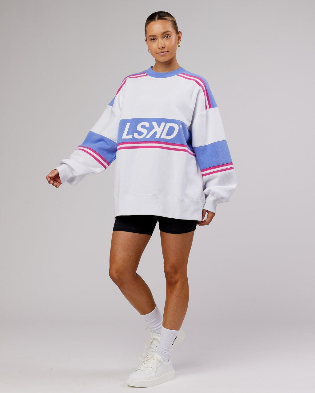 Model wearing A-Team Sweater Oversize - White-Cornflower Blue