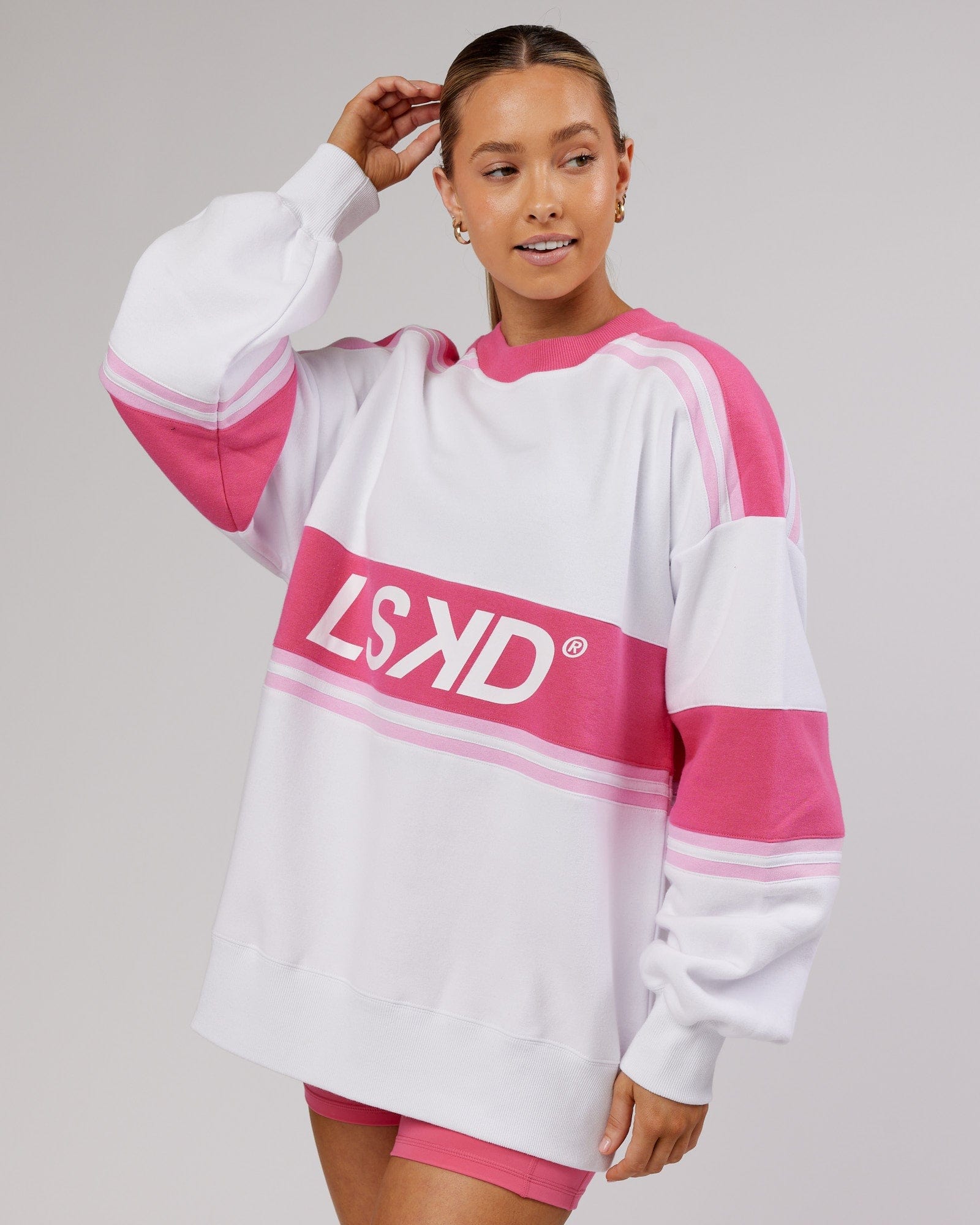 Model wearing A-Team Sweater Oversize - White-Flamingo