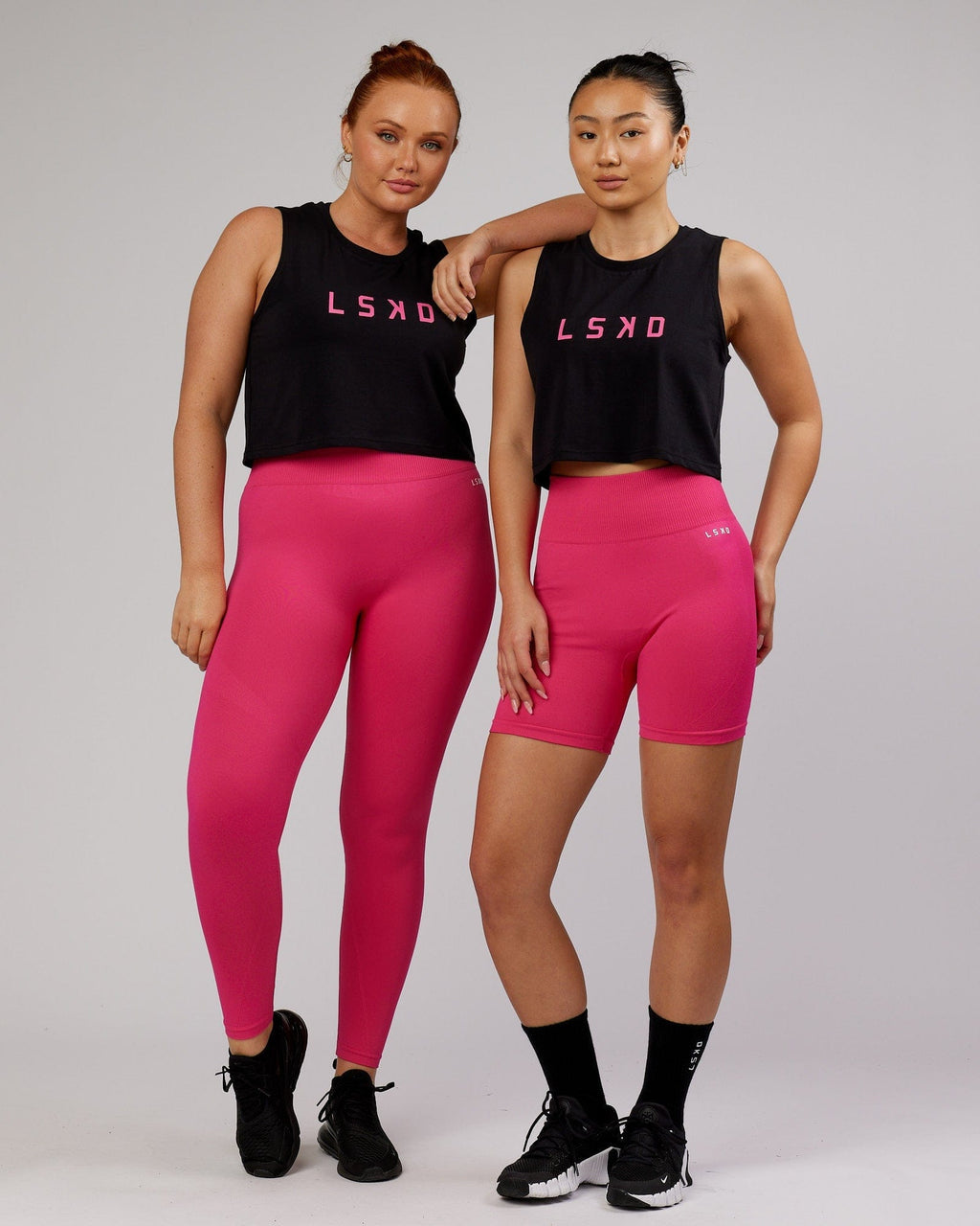 Model wearing Agile FLXCotton Tank - Black-Magenta