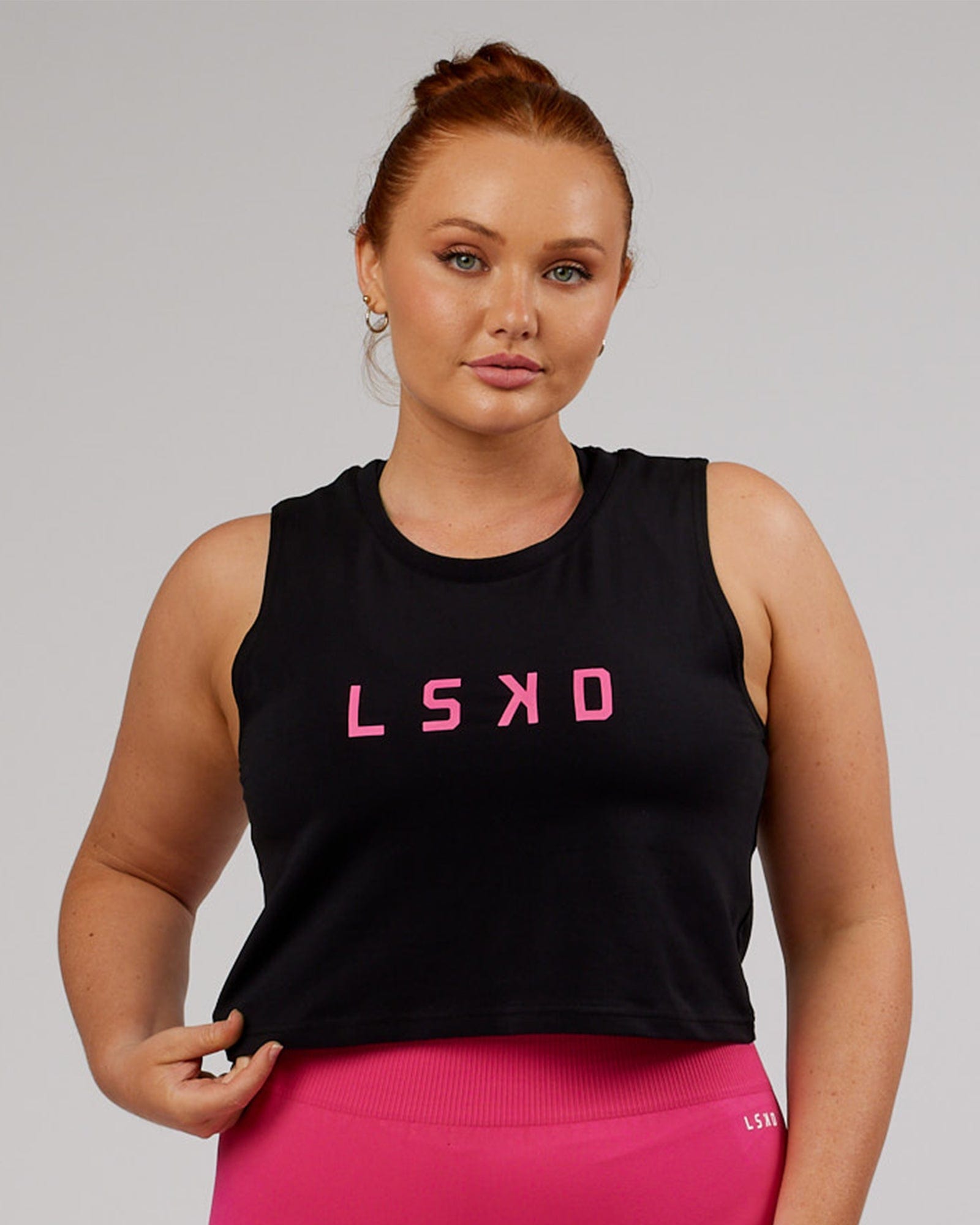 Model wearing Agile FLXCotton Tank - Black-Magenta