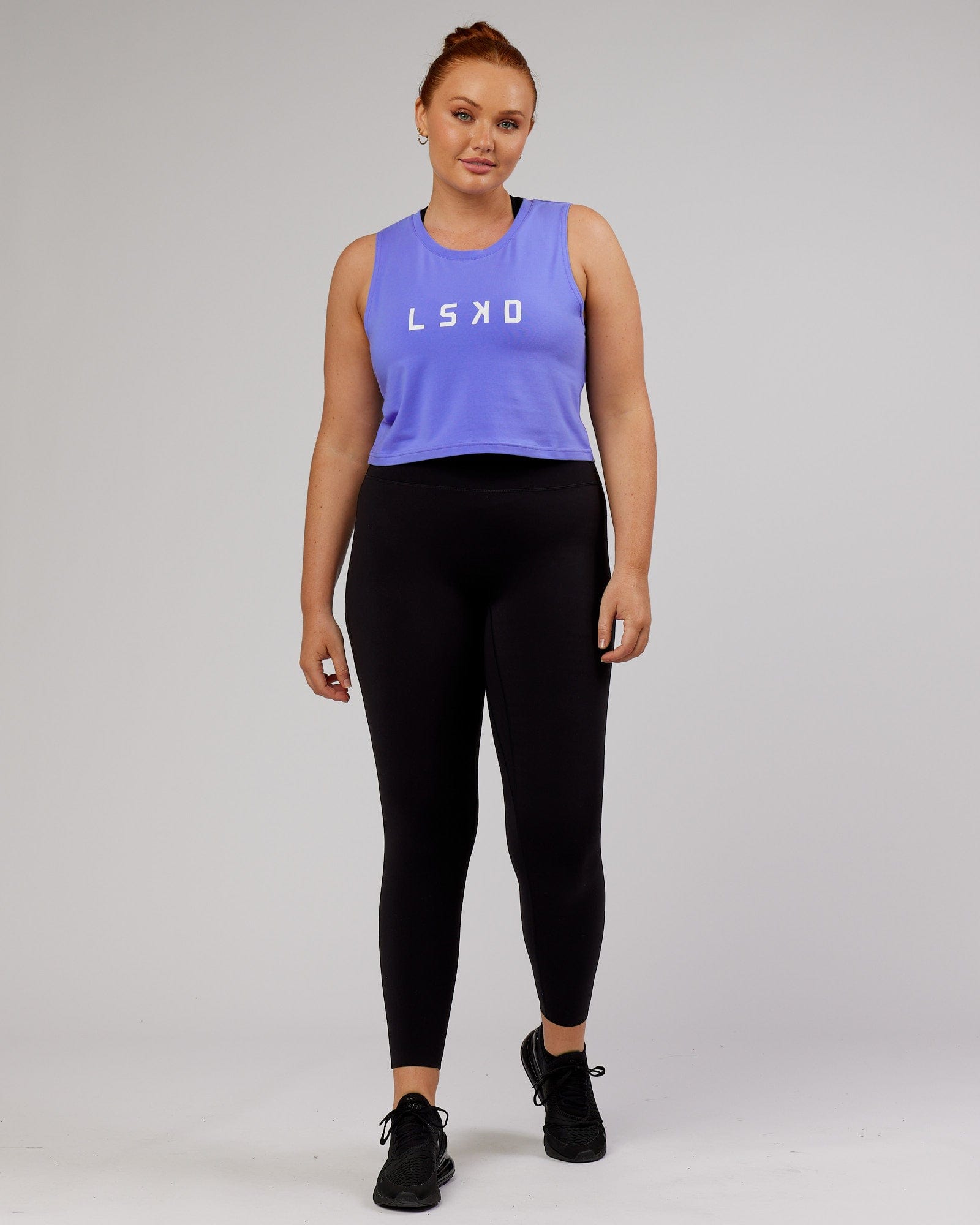 Model wearing Agile FLXCotton Tank - Cornflower Blue-White