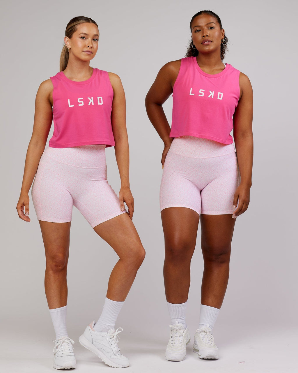 Model wearing Agile FLXCotton Tank - Flamingo