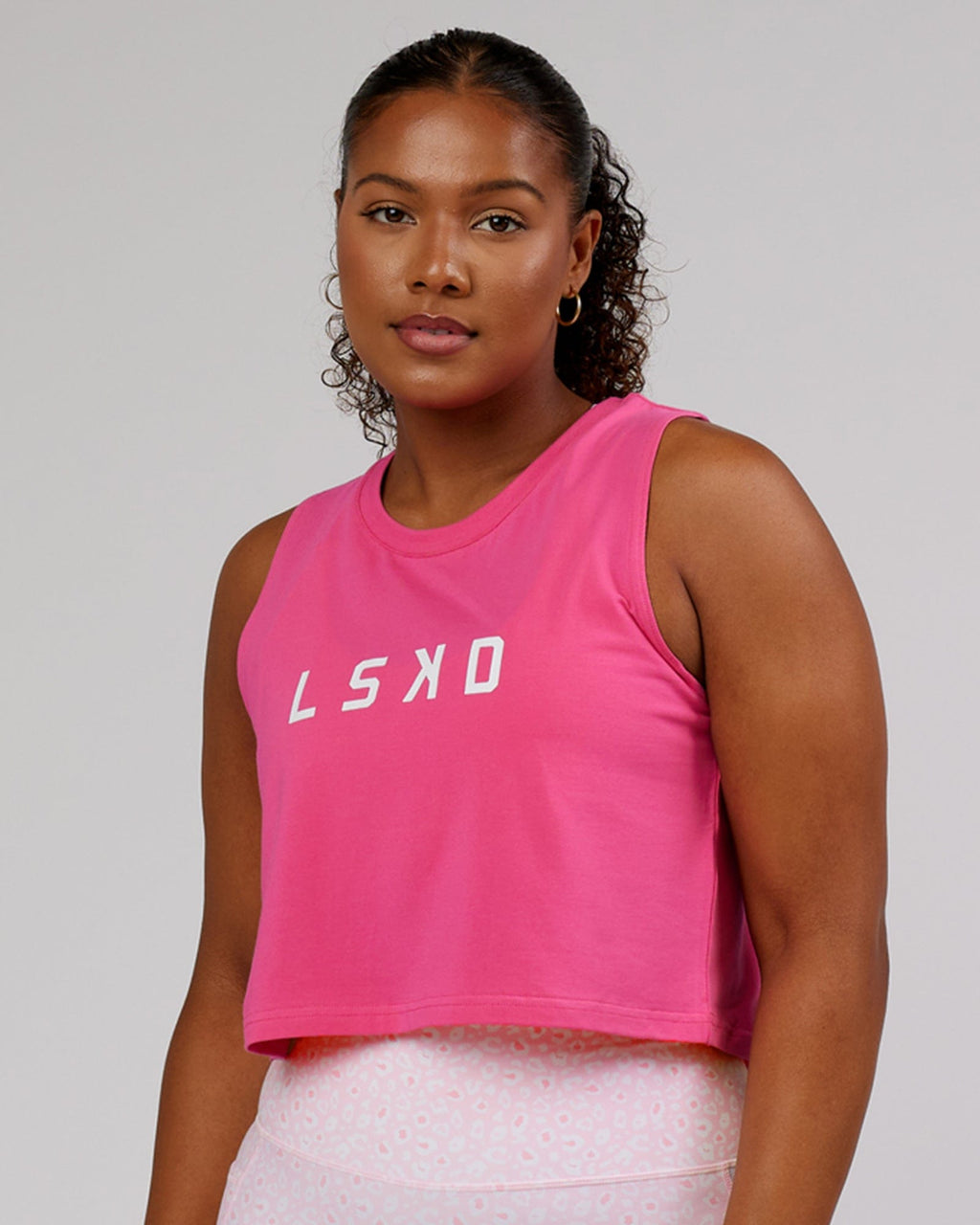 Model wearing Agile FLXCotton Tank - Flamingo