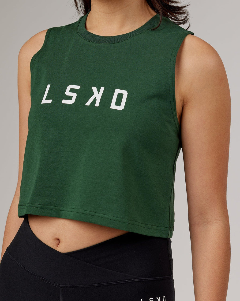 Model wearing Agile FLXCotton  Tank - Pineneedle