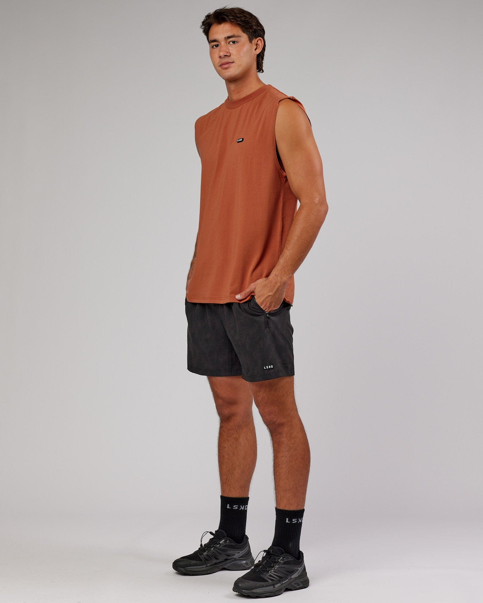 Model wearing Capsule FLXCotton Tank Oversize - Auburn