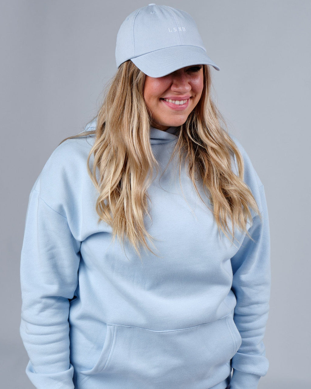 Model wearing Compact Cap - Ballad Blue